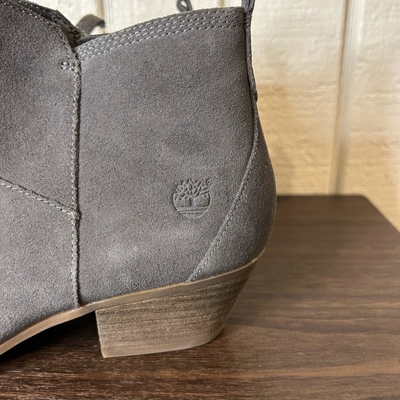 Timberland Carleton Suede Side Zip Ankle Boot, size 8.5. - Picture 5 of 7